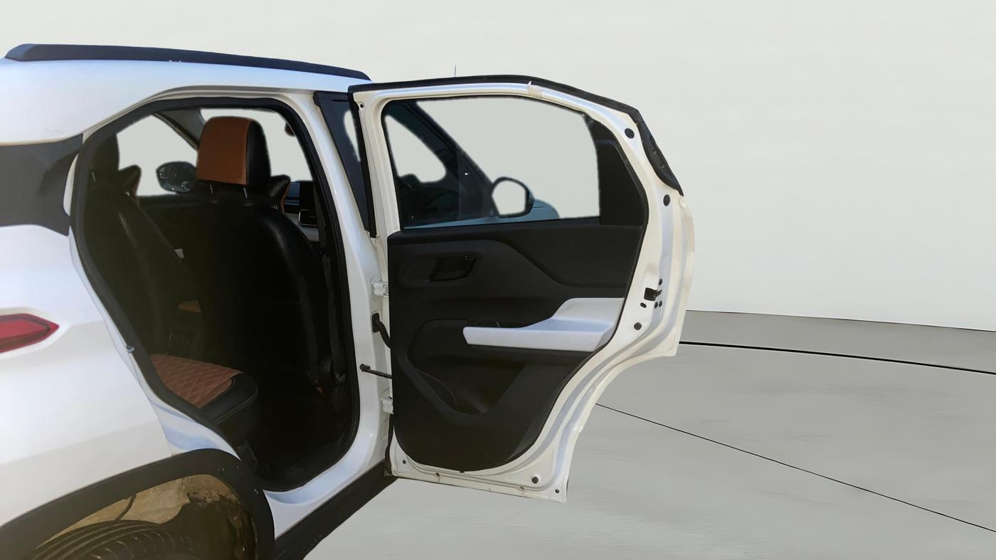 2024 Tata PUNCH ACCOMPLISHED SUNROOF MT, Petrol, Manual, 22,609 km, RHS Rear Door