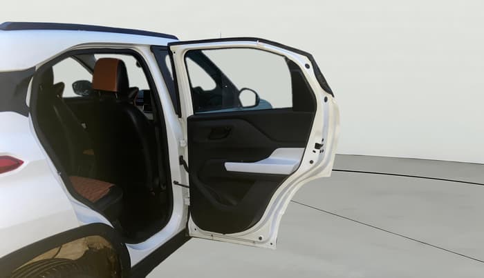 2024 Tata PUNCH ACCOMPLISHED SUNROOF MT, Petrol, Manual, 22,609 km, RHS Rear Door