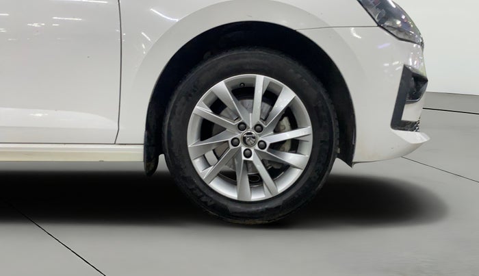 2022 Skoda SLAVIA AMBITION 1.0L TSI MT, Petrol, Manual, 34,754 km, Right Front Wheel