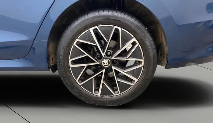2021 Skoda Octavia L&K 2.0 AT, Petrol, Automatic, 85,139 km, Left Rear Wheel