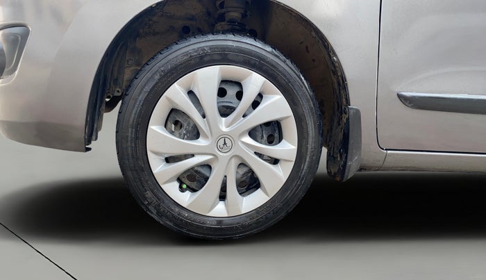 2017 Maruti Wagon R 1.0 VXI AMT, Petrol, Automatic, 42,802 km, Left Front Wheel