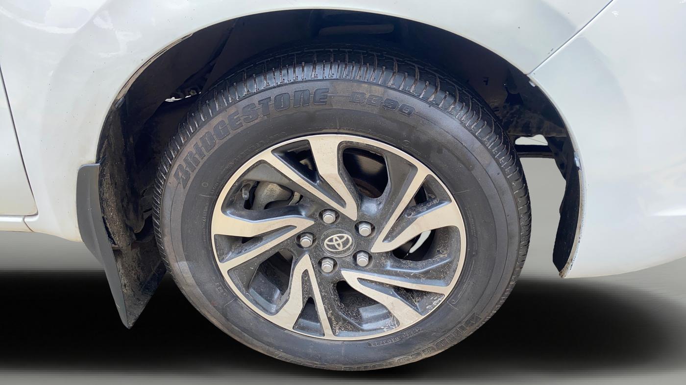 2022 Toyota Innova Crysta 2.7 VX 7 STR, Petrol, Manual, 33,799 km, Right Front Wheel