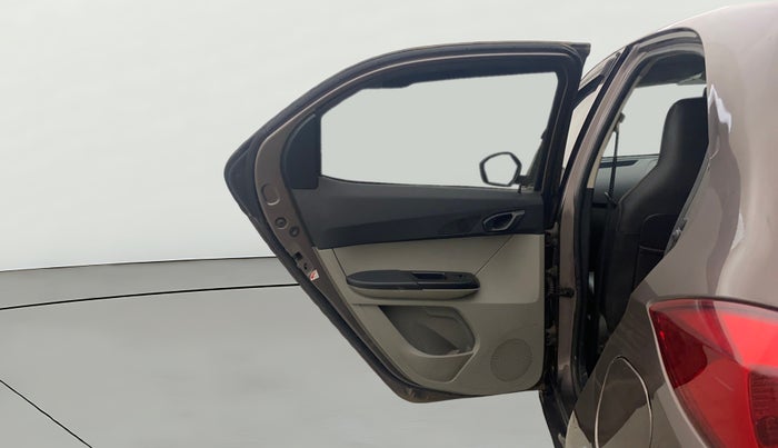 2019 Tata Tiago XT PETROL, CNG, Manual, 51,927 km, LHS Rear Door