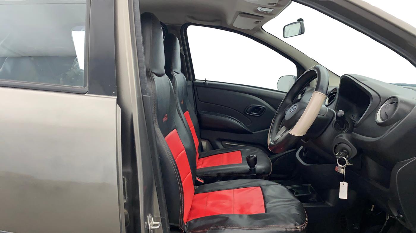 2017 Datsun Redi Go T (O), Petrol, Manual, 52,379 km, Right Side Front Door Cabin