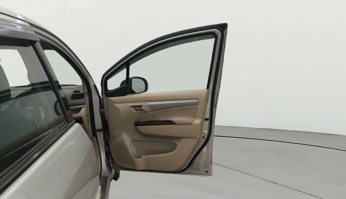 2013 Maruti Ertiga ZXI, Petrol, Manual, 90,276 km, RHS Front Door