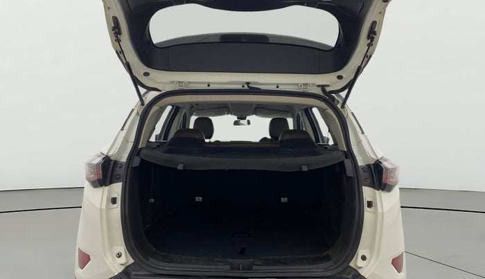 2020 Tata Harrier XZA 2.0L, Diesel, Automatic, 59,796 km, Boot Door Open