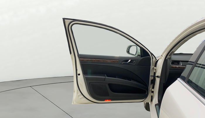 2015 Skoda Superb ELEGANCE 1.8 TSI AT, Petrol, Automatic, 57,653 km, LHS Front Door