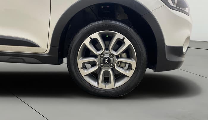 2016 Hyundai i20 Active 1.2 SX, Petrol, Manual, 7,007 km, Right Front Wheel