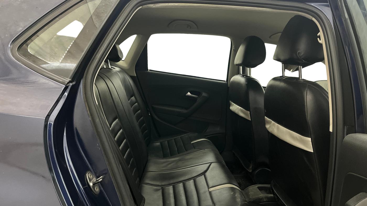 2015 Volkswagen Polo COMFORTLINE 1.2L, Petrol, Manual, 57,450 km, Right Side Rear Door Cabin