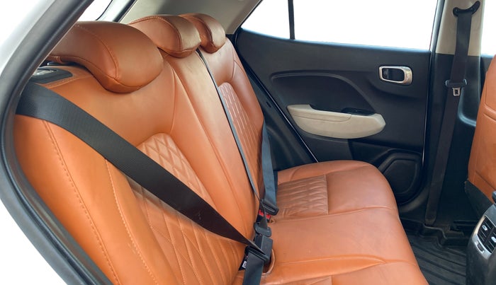 2024 Hyundai VENUE SX (O) 1.0 TURBO DCT, Petrol, Automatic, 80,263 km, Right Side Rear Door Cabin