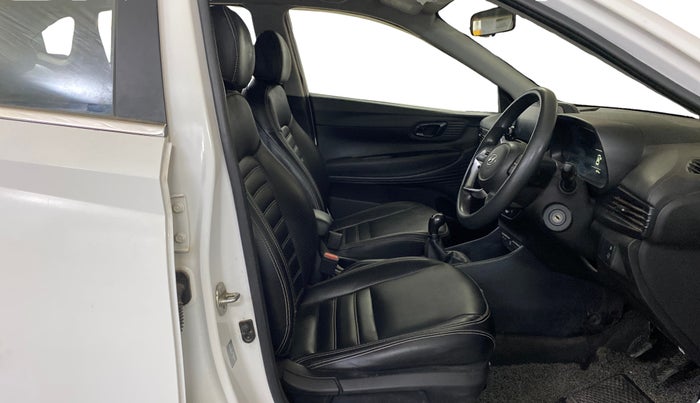 2023 Hyundai NEW I20 MAGNA 1.2 MT, Petrol, Manual, 53,873 km, Right Side Front Door Cabin