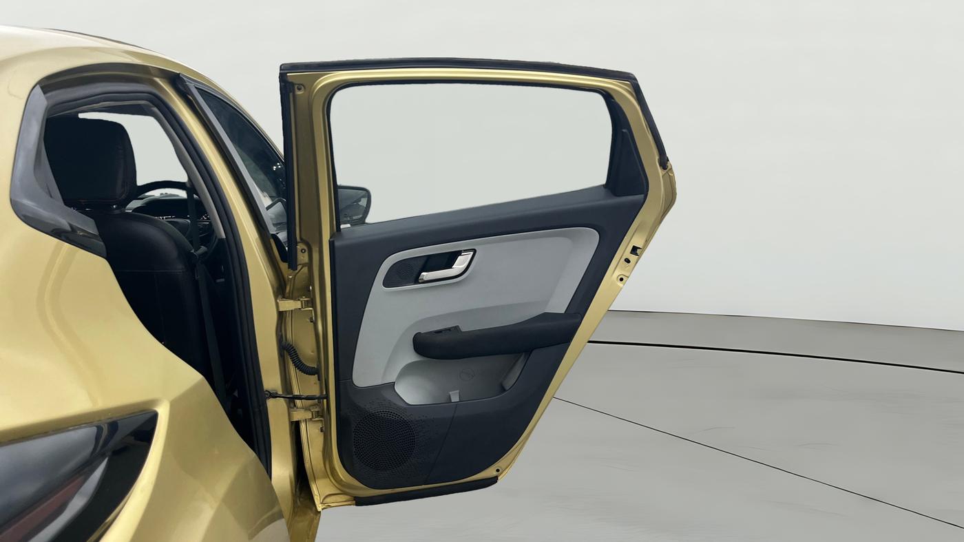 2020 Tata ALTROZ XZ PETROL, Petrol, Manual, 1,15,804 km, RHS Rear Door