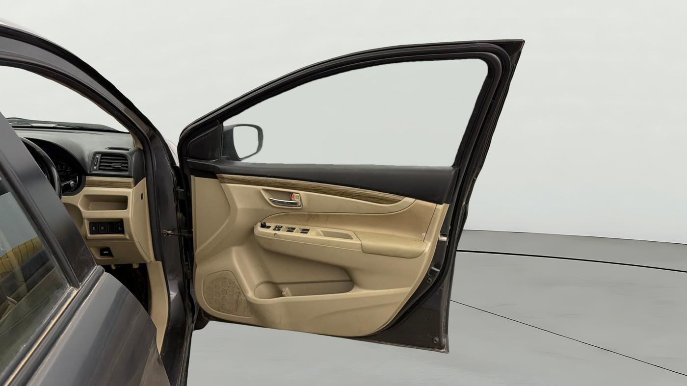 2024 Maruti Ciaz SIGMA 1.5 SHVS MT  PETROL, Petrol, Manual, 62,759 km, RHS Front Door