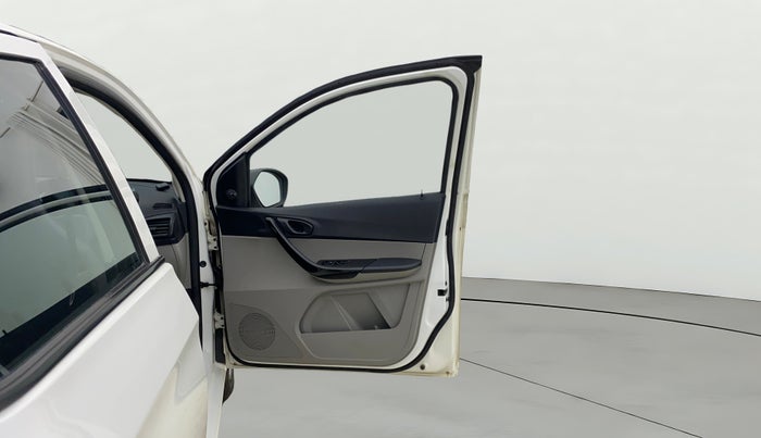 2018 Tata Tiago XM PETROL, Petrol, Manual, 24,218 km, RHS Front Door