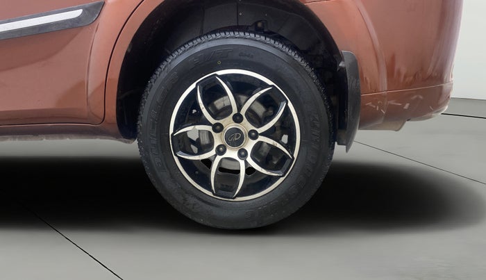 2018 Mahindra XUV500 W5, Diesel, Manual, 1,45,793 km, Left Rear Wheel
