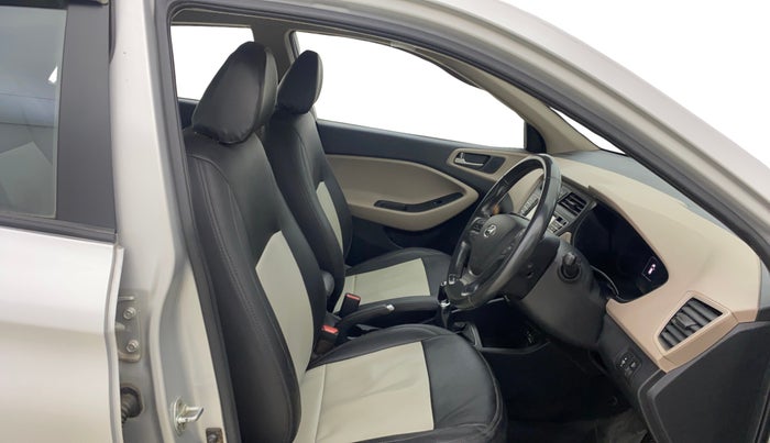 2016 Hyundai Elite i20 ASTA 1.2 (O), Petrol, Manual, 28,094 km, Right Side Front Door Cabin