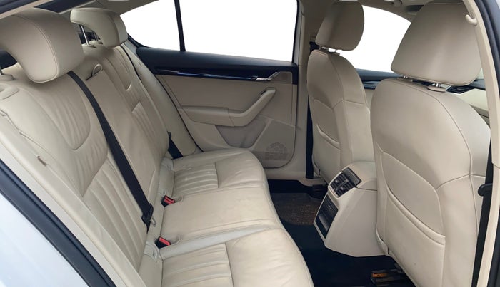 2018 Skoda Octavia L&K 1.8 TSI AT, Petrol, Automatic, 52,736 km, Right Side Rear Door Cabin