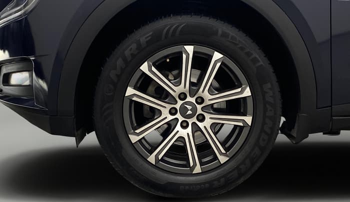 2023 Mahindra XUV700 AX 7 P MT 7 STR, Petrol, Manual, 98,646 km, Left Front Wheel