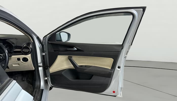 2022 Skoda SLAVIA AMBITION 1.0L TSI MT, Petrol, Manual, 35,731 km, RHS Front Door