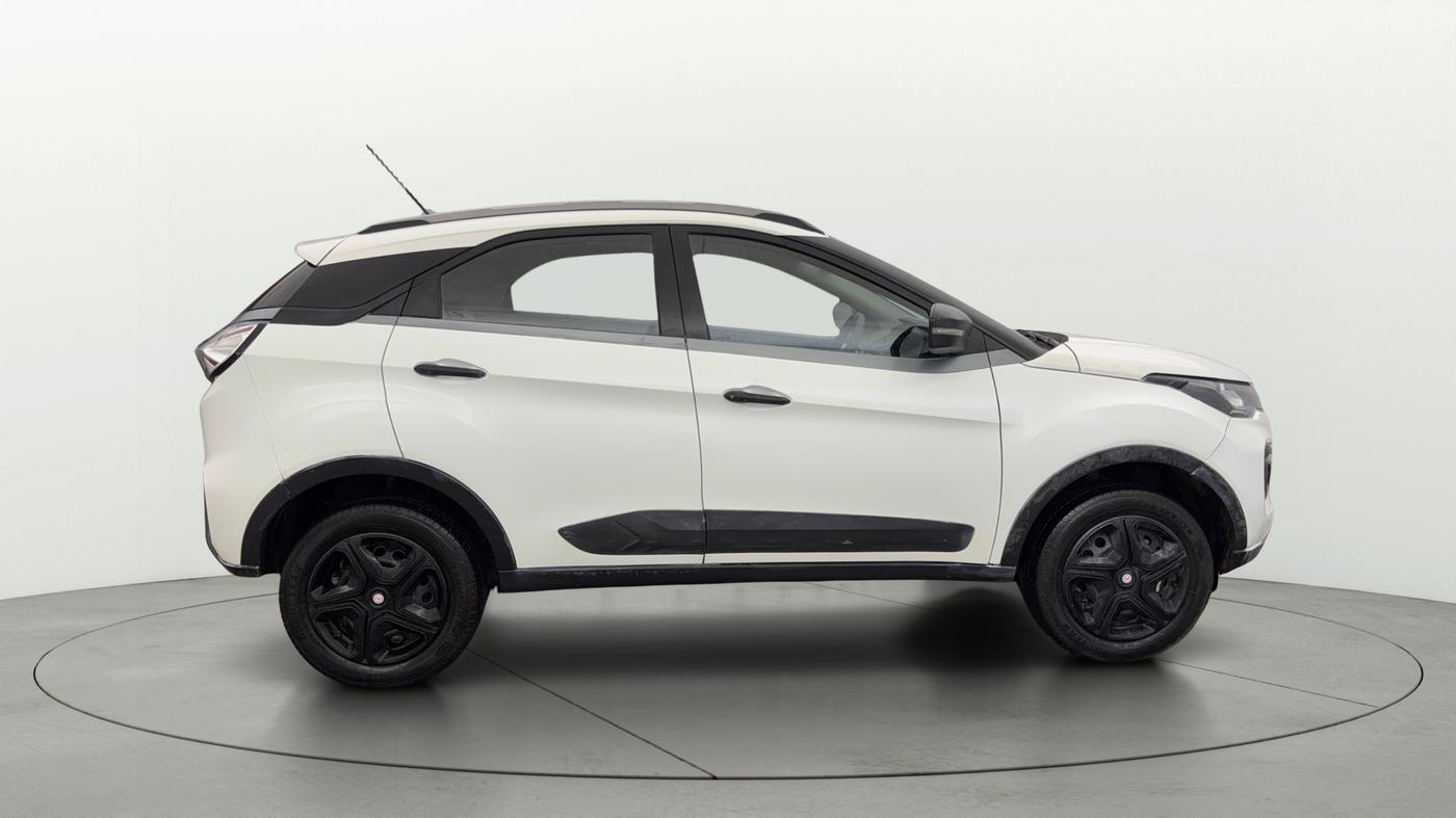 2021 Tata NEXON XM SUNROOF PETROL, Petrol, Manual, 53,434 km, Right Side View