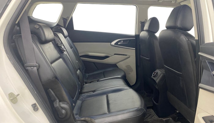 2023 KIA CARENS PREMIUM 1.5 DIESEL IMT 7 STR, Diesel, Manual, 74,201 km, Right Side Rear Door Cabin