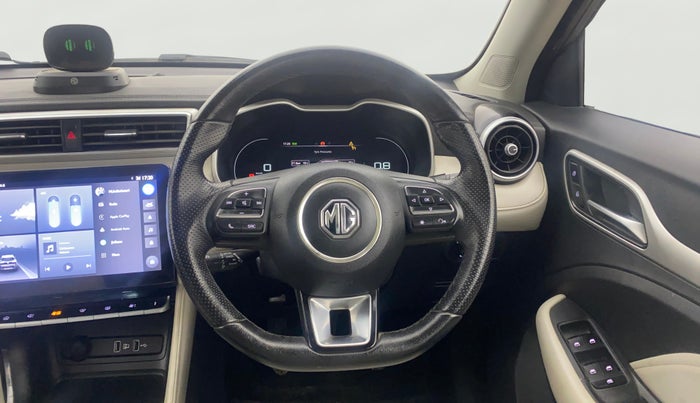 2022 MG ASTOR SHARP 1.5 MT, Petrol, Manual, 34,052 km, Steering Wheel Close Up