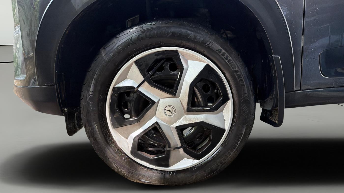 2025 Tata NEXON Pure Plus (S) 1.2 Petrol 6AMT, Petrol, Automatic, 7,502 km, Left Front Wheel