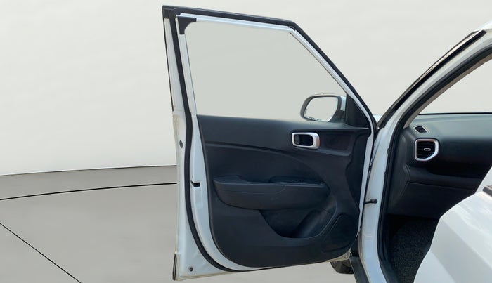 2021 Hyundai VENUE S 1.2, Petrol, Manual, 75,315 km, LHS Front Door