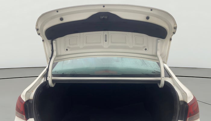 2017 Hyundai Verna 1.6 VTVT SX (O) AT, Petrol, Automatic, 39,750 km, Boot Door Open