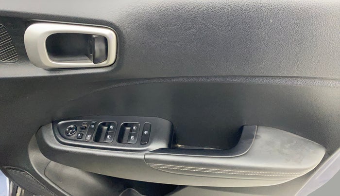 2019 Hyundai VENUE SX 1.0 (O) TURBO, Petrol, Manual, 55,739 km, Driver Side Adjustment Panel