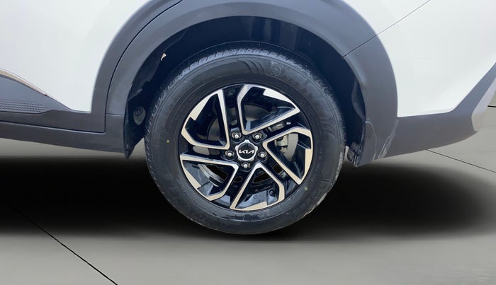 2023 KIA CARENS PRESTIGE PLUS 1.5 IMT DIESEL 7 STR, Diesel, Manual, 15,169 km, Left Rear Wheel