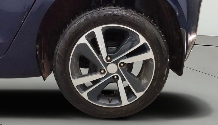 2024 Tata ALTROZ XZA + SUNROOF, Petrol, Automatic, 13,097 km, Left Rear Wheel