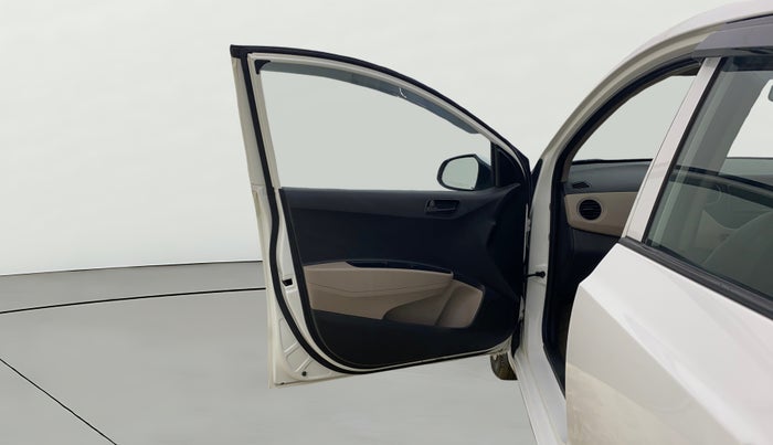 2017 Hyundai Grand i10 MAGNA 1.2 KAPPA VTVT, CNG, Manual, 55,274 km, LHS Front Door