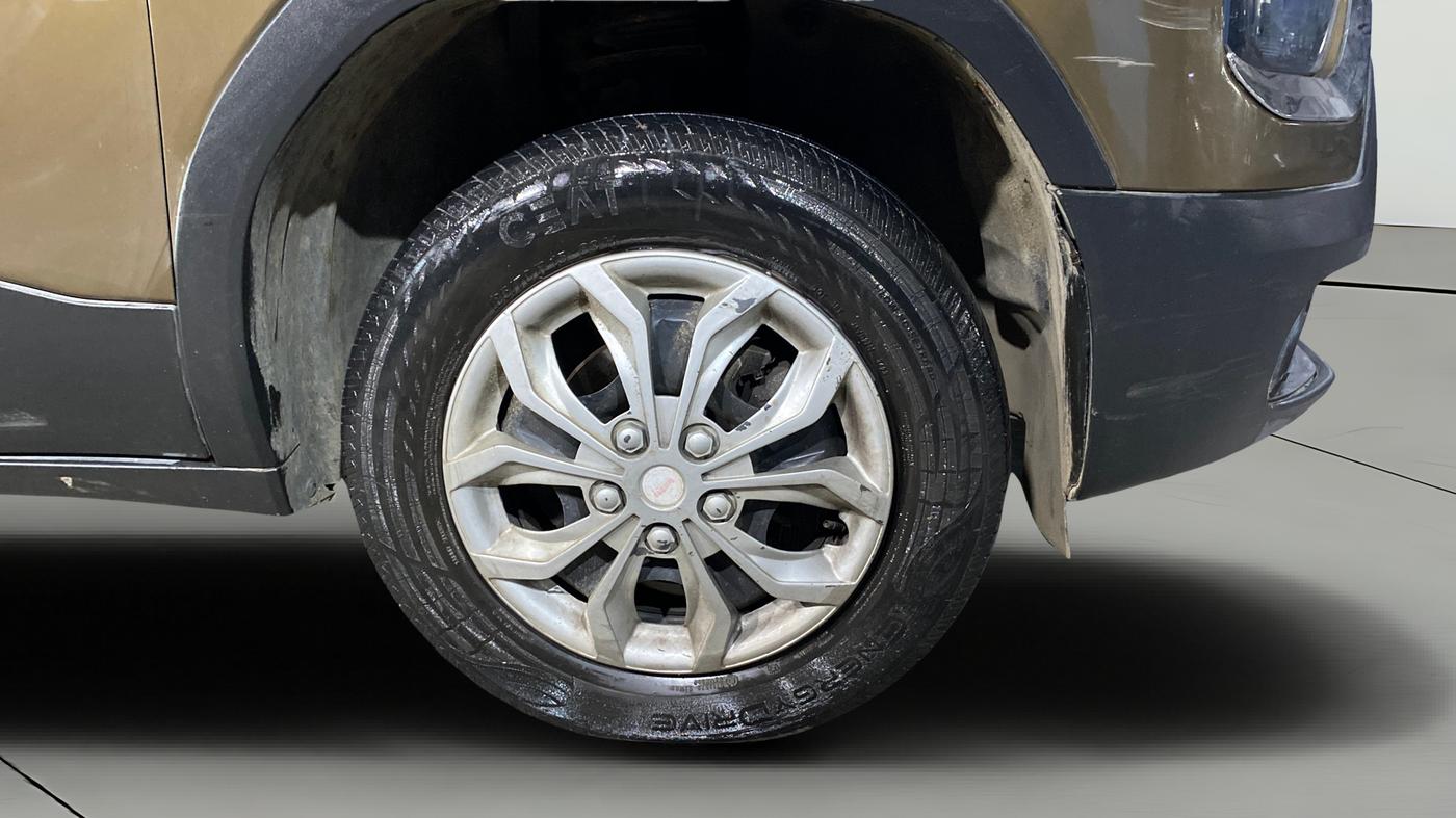 2023 Tata PUNCH ACCOMPLISHED MT CNG, CNG, Manual, 48,464 km, Right Front Wheel