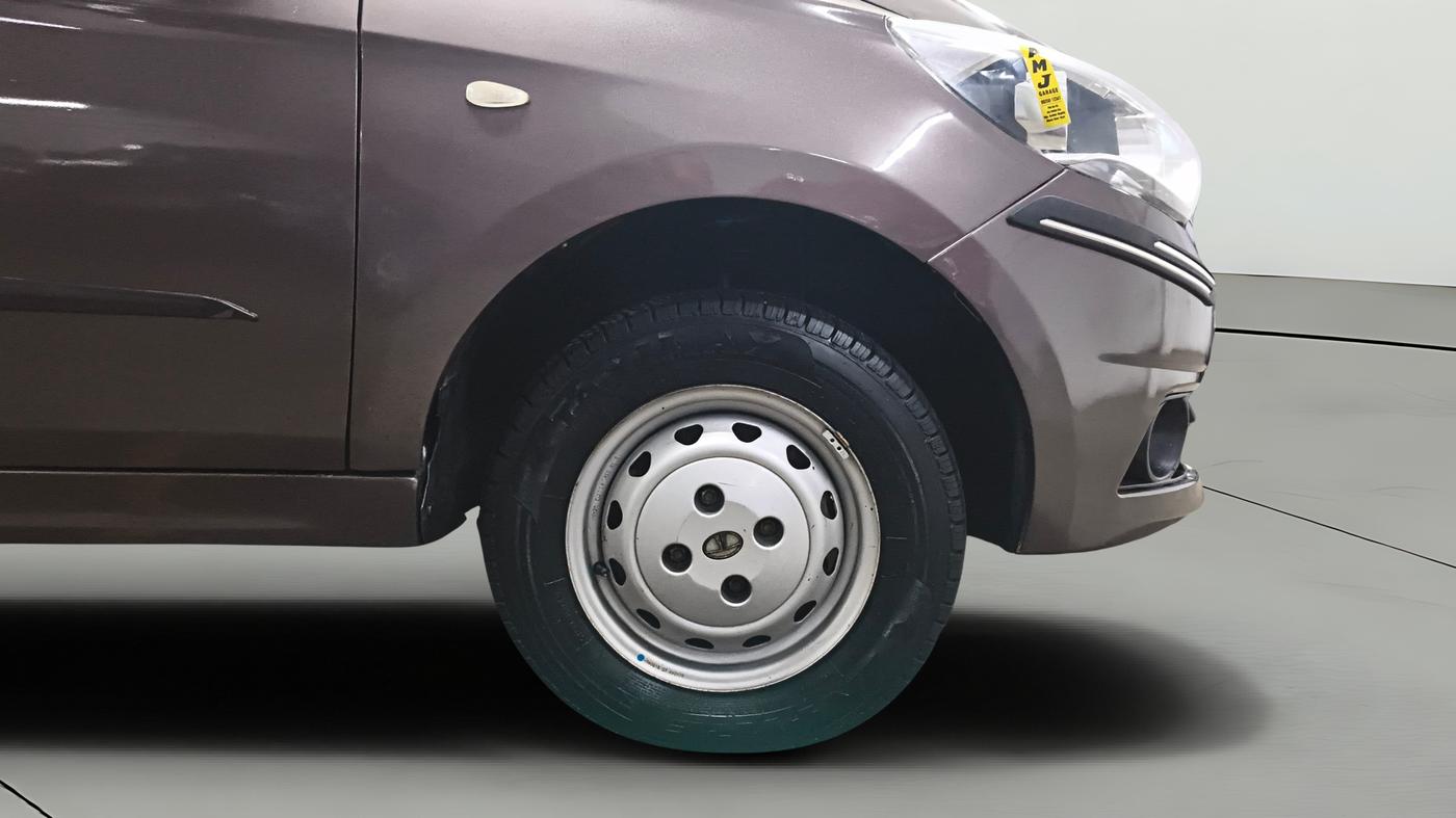 2018 Tata Tiago XM PETROL, Petrol, Manual, 75,428 km, Right Front Wheel