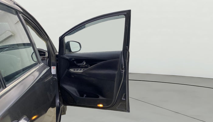 2016 Toyota Innova Crysta 2.4 VX 7 STR, Diesel, Manual, 83,393 km, RHS Front Door