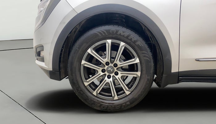 2021 Mahindra XUV700 AX 7 LUXURY P AT 7 STR, Petrol, Automatic, 44,322 km, Left Front Wheel