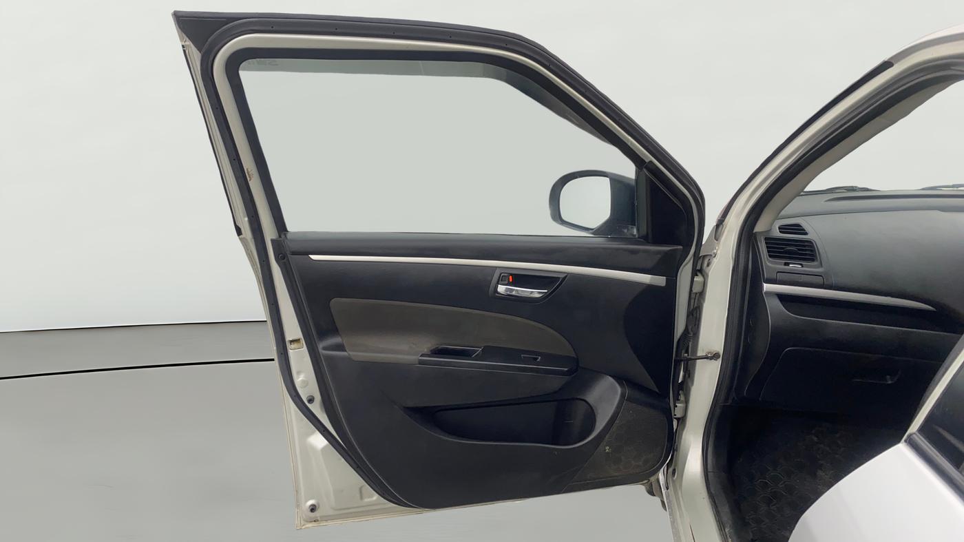 2017 Maruti Swift VXI, Petrol, Manual, 77,282 km, LHS Front Door