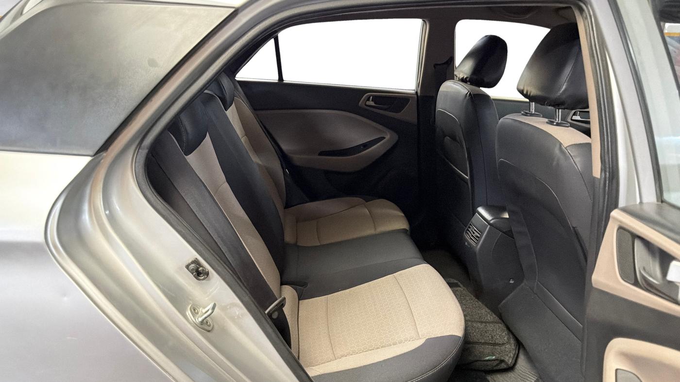 2014 Hyundai Elite i20 MAGNA 1.2, Petrol, Manual, 58,469 km, Right Side Rear Door Cabin