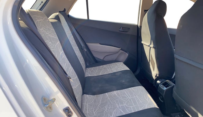 2016 Hyundai Grand i10 MAGNA 1.2 KAPPA VTVT, Petrol, Manual, 39,921 km, Right Side Rear Door Cabin