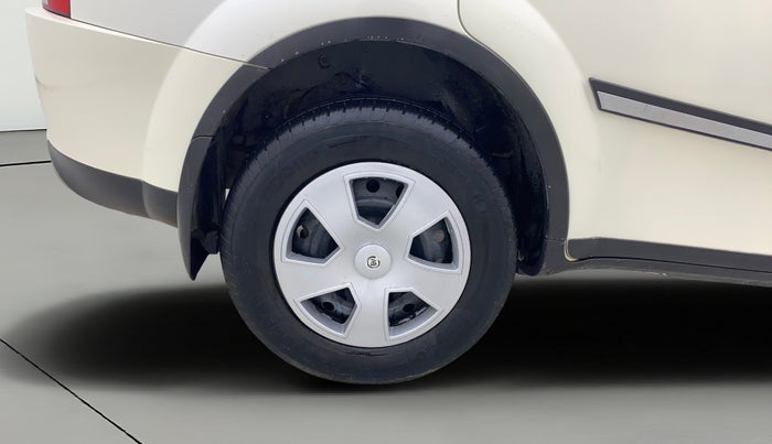 2017 Mahindra XUV500 W6, Diesel, Manual, 1,49,587 km, Right Rear Wheel