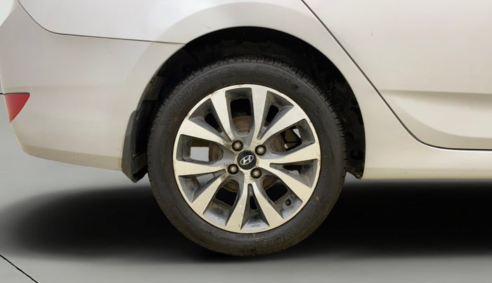 2015 Hyundai Verna FLUIDIC 4S 1.6 VTVT SX, Petrol, Manual, 29,260 km, Right Rear Wheel