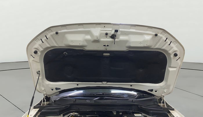 2023 Mahindra XUV300 W4 1.2 PETROL, Petrol, Manual, 8,022 km, Open Bonet