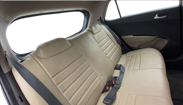 2015 Hyundai Grand i10 SPORTZ 1.2 KAPPA VTVT, Petrol, Manual, 70,997 km, Right Side Rear Door Cabin