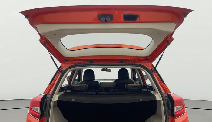 2019 Mahindra XUV300 W6 1.5 DIESEL, Diesel, Manual, 42,697 km, Boot Door Open