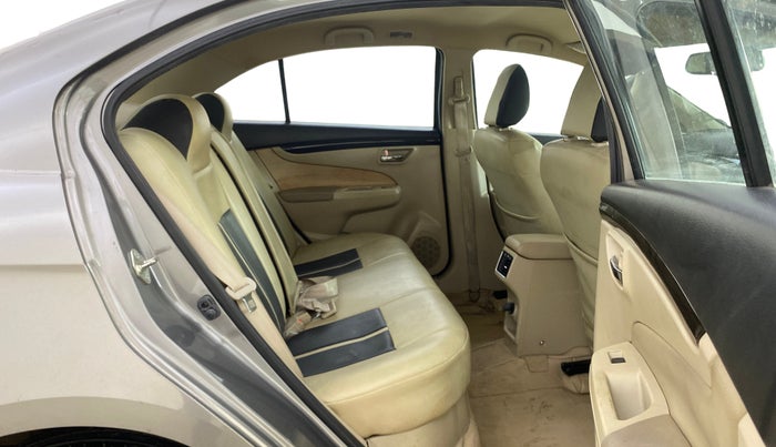 2016 Maruti Ciaz ZXI, Petrol, Manual, 50,963 km, Right Side Rear Door Cabin