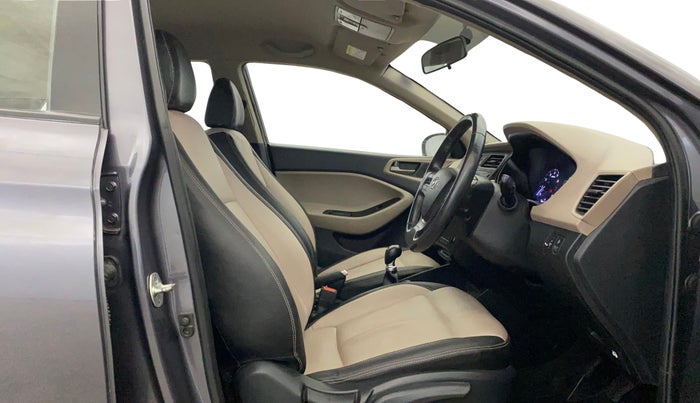 2017 Hyundai Elite i20 ASTA 1.2 (O), Petrol, Manual, 47,302 km, Right Side Front Door Cabin