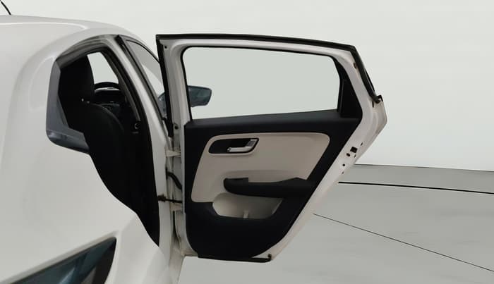 2022 Tata ALTROZ XZA, Petrol, Automatic, 36,252 km, RHS Rear Door