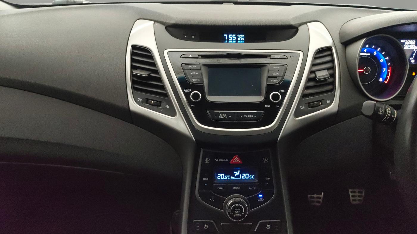 2016 Hyundai New Elantra 2.0 SX MT PETROL, Petrol, Manual, 56,480 km, Air Conditioner