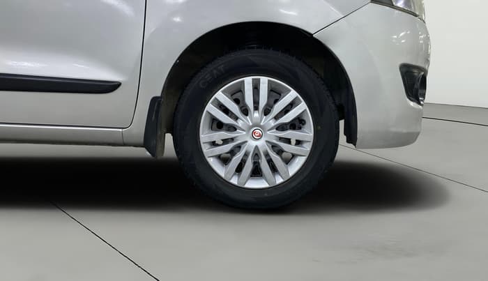2017 Maruti Wagon R 1.0 VXI AMT, Petrol, Automatic, 47,347 km, Right Front Wheel
